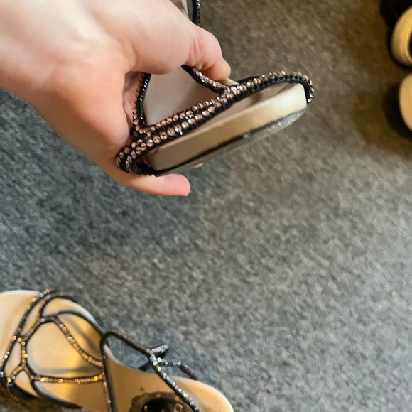 Rene Caovilla
Crystal-Studded Satin T-Strap Sandal, size 37 - Picture 6 of 13